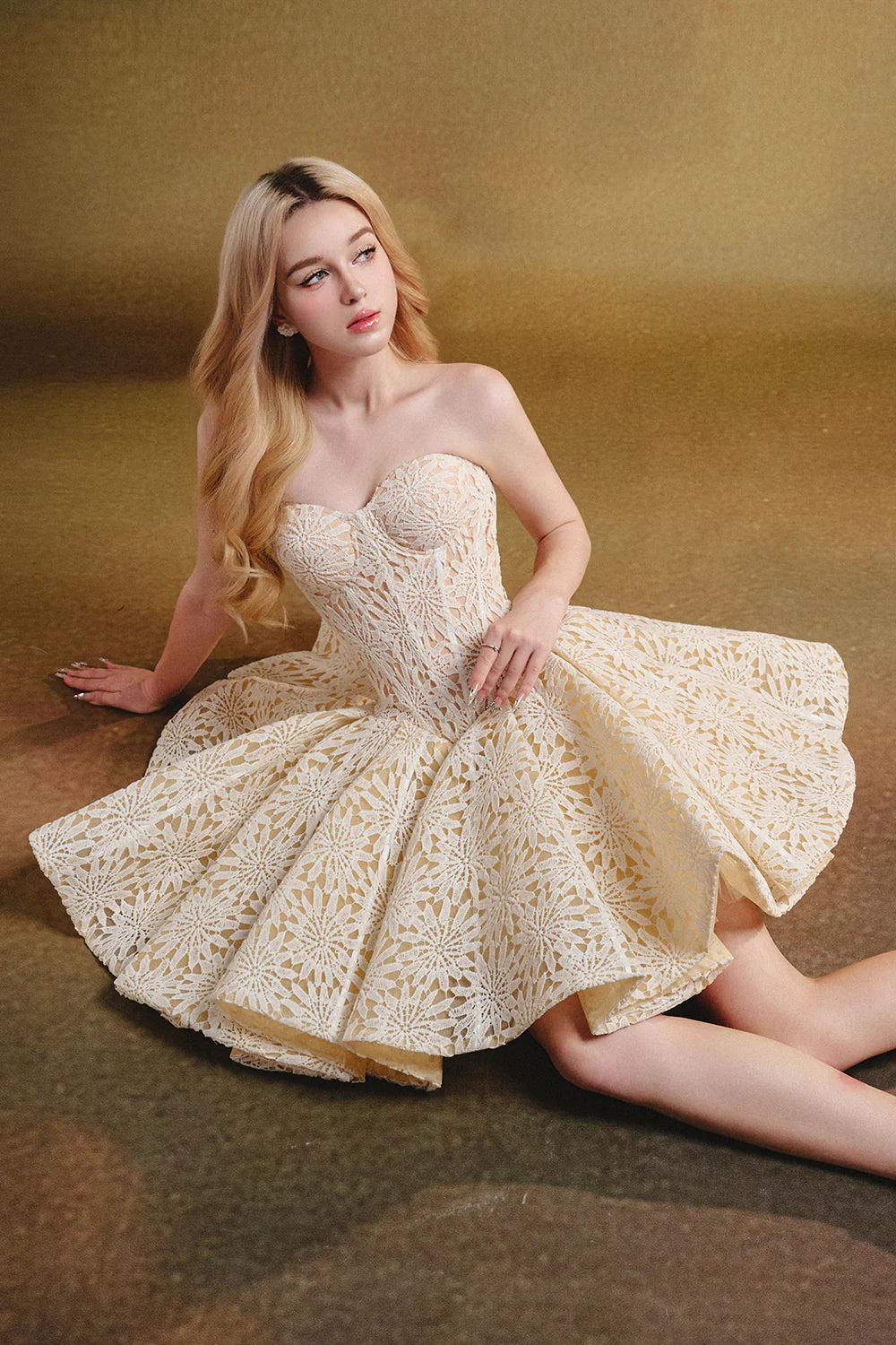 Odette Sweetheart Lace Mini Dress