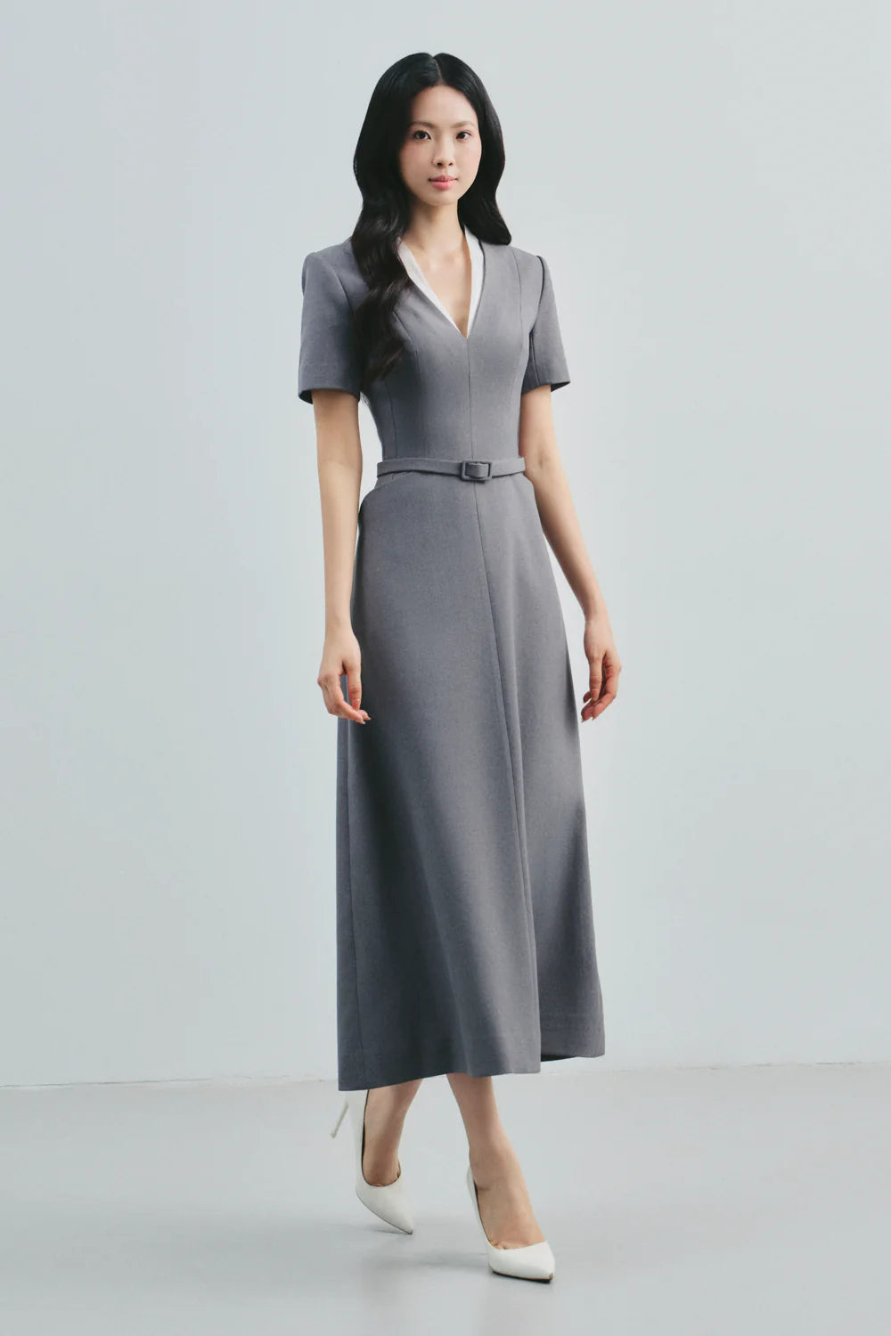 Apphia V-Neck Seam Pocket Midi Dress