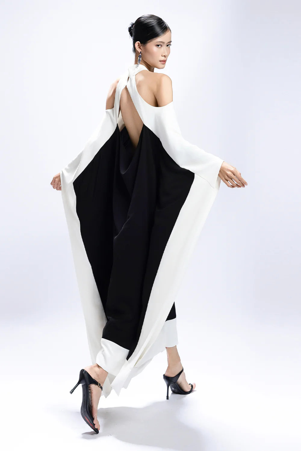 Ameliea Wide Sleeve Applique Maxi Dress