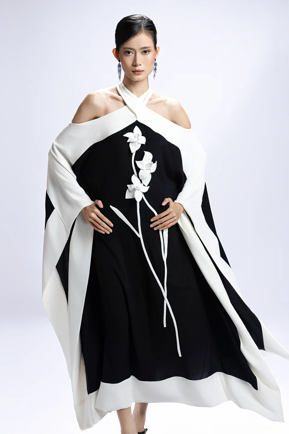 Ameliea Wide Sleeve Applique Maxi Dress